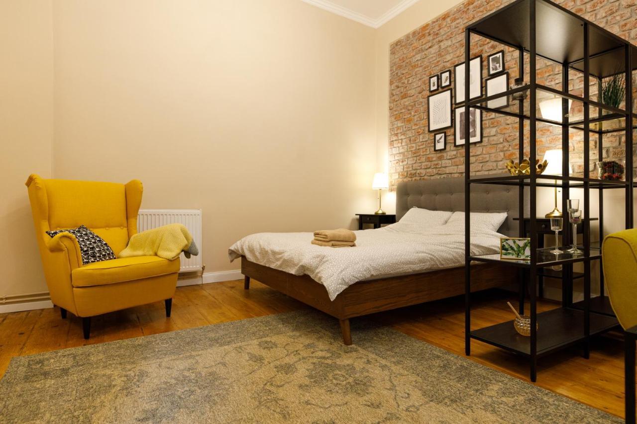 ティミショアラStylish Flat In The Heart Of Historical Centerアパートメント エクステリア 写真
