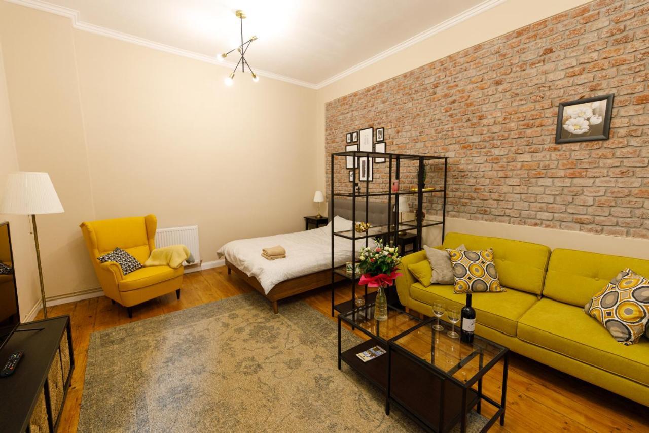ティミショアラStylish Flat In The Heart Of Historical Centerアパートメント エクステリア 写真