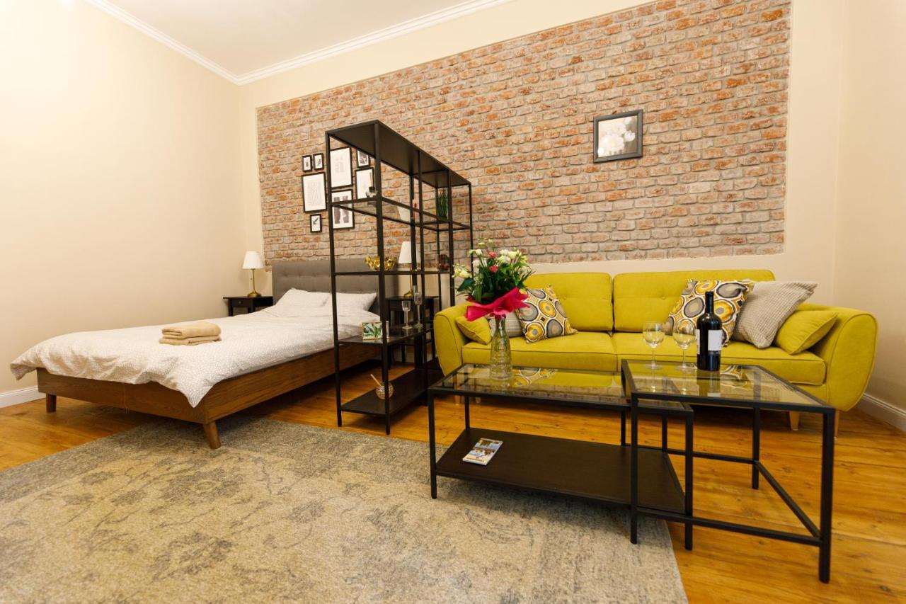 ティミショアラStylish Flat In The Heart Of Historical Centerアパートメント エクステリア 写真
