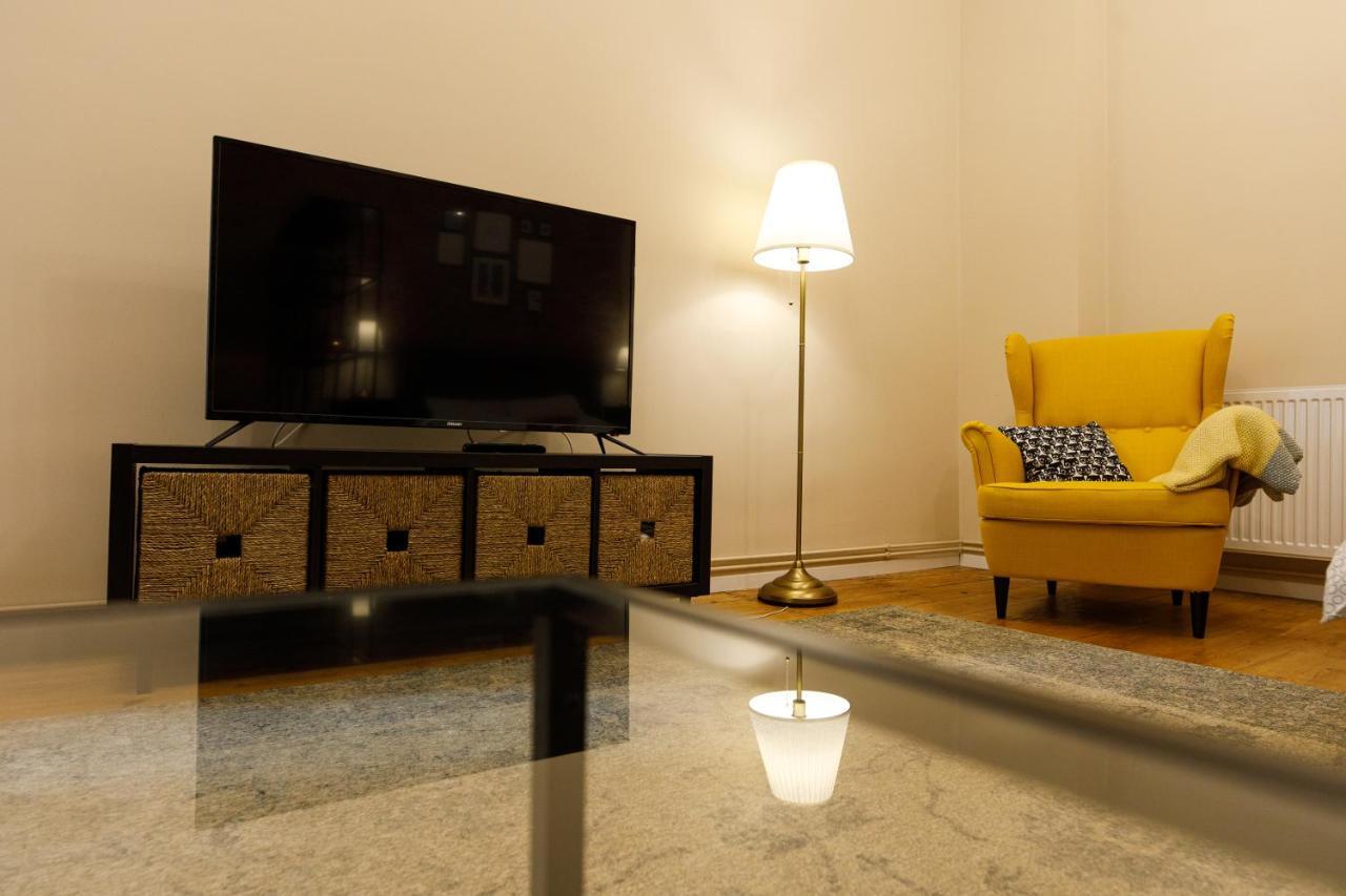 ティミショアラStylish Flat In The Heart Of Historical Centerアパートメント エクステリア 写真