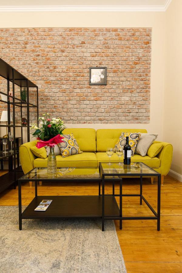 ティミショアラStylish Flat In The Heart Of Historical Centerアパートメント エクステリア 写真