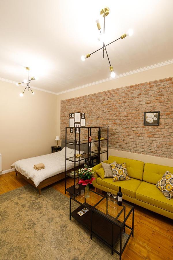 ティミショアラStylish Flat In The Heart Of Historical Centerアパートメント エクステリア 写真