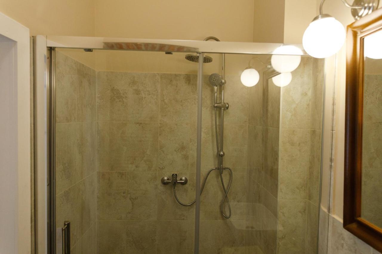 ティミショアラStylish Flat In The Heart Of Historical Centerアパートメント エクステリア 写真
