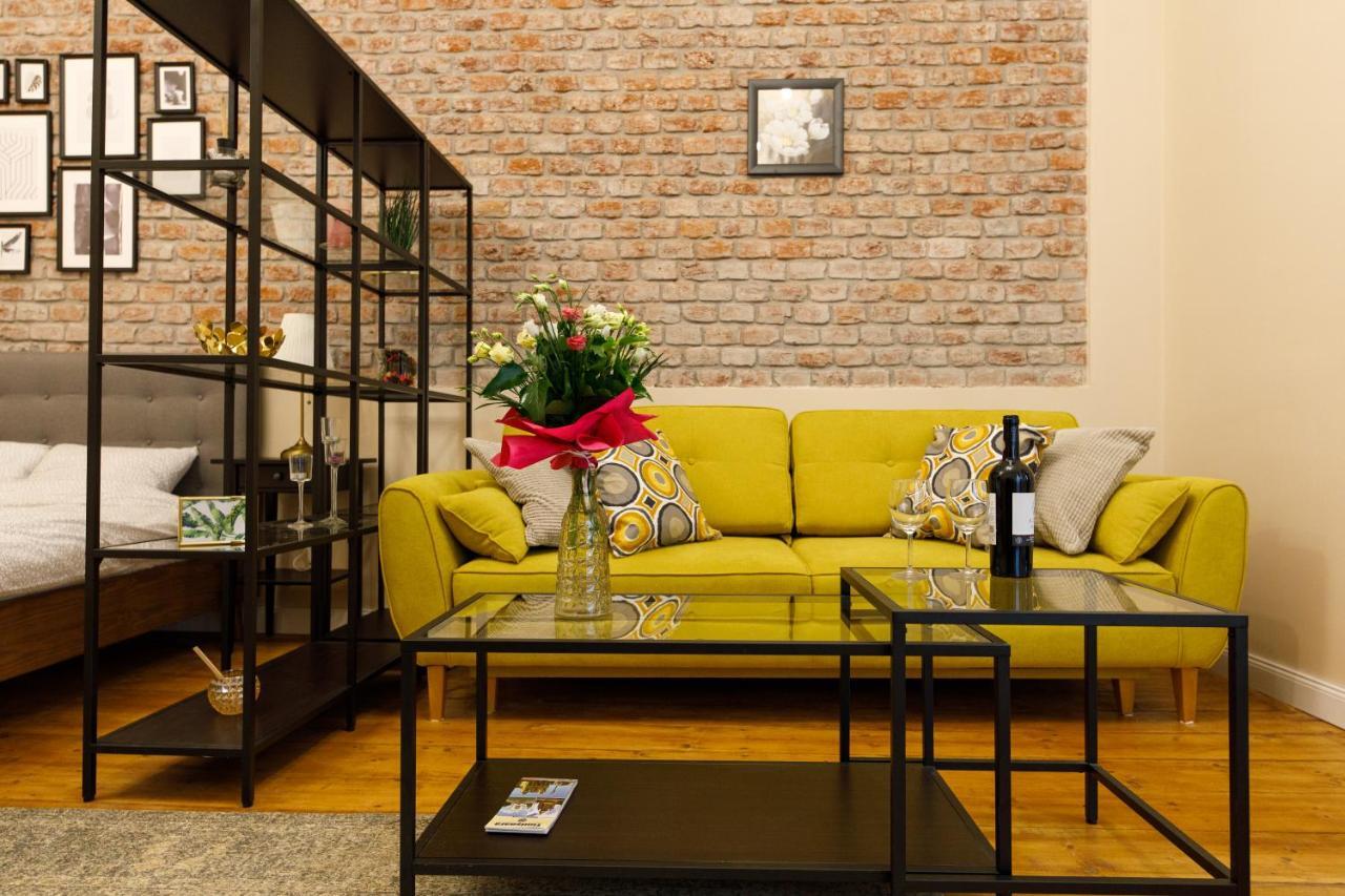 ティミショアラStylish Flat In The Heart Of Historical Centerアパートメント エクステリア 写真